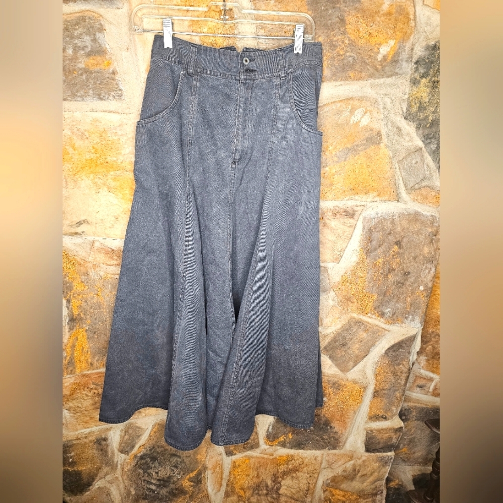 Liz sport high waist black jean skirt